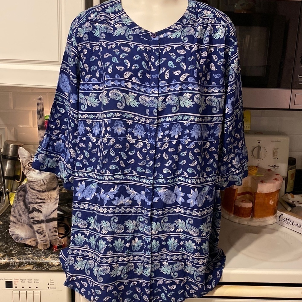 I Woman Within casual blue short sleeve button up plus size shirt 2X (26/28)